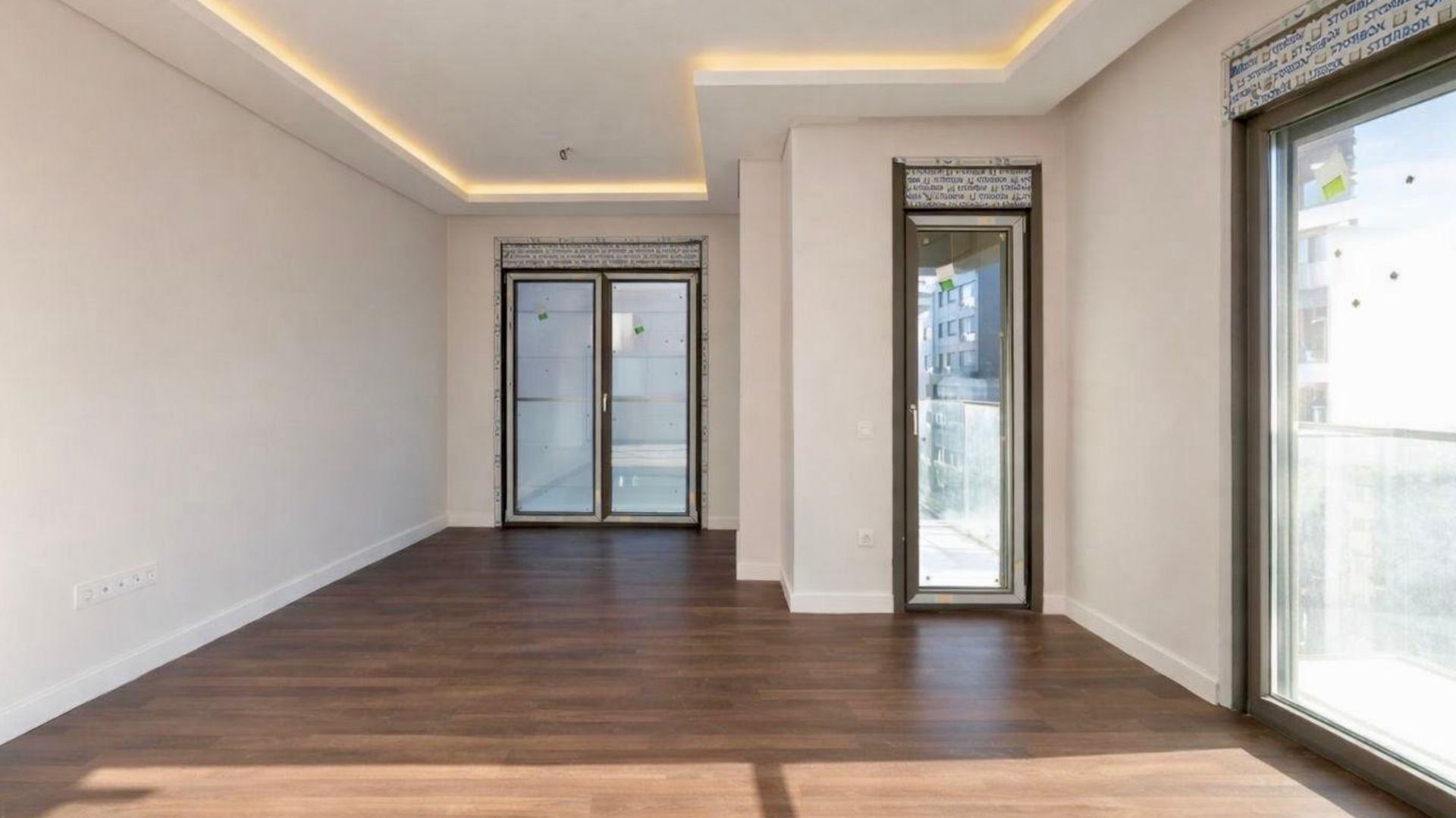 Caddenin_Kalbi_Saskinbakkal_Sahilde_Balkonlu_Ultra_Lux_Sifir_2+1 (10)