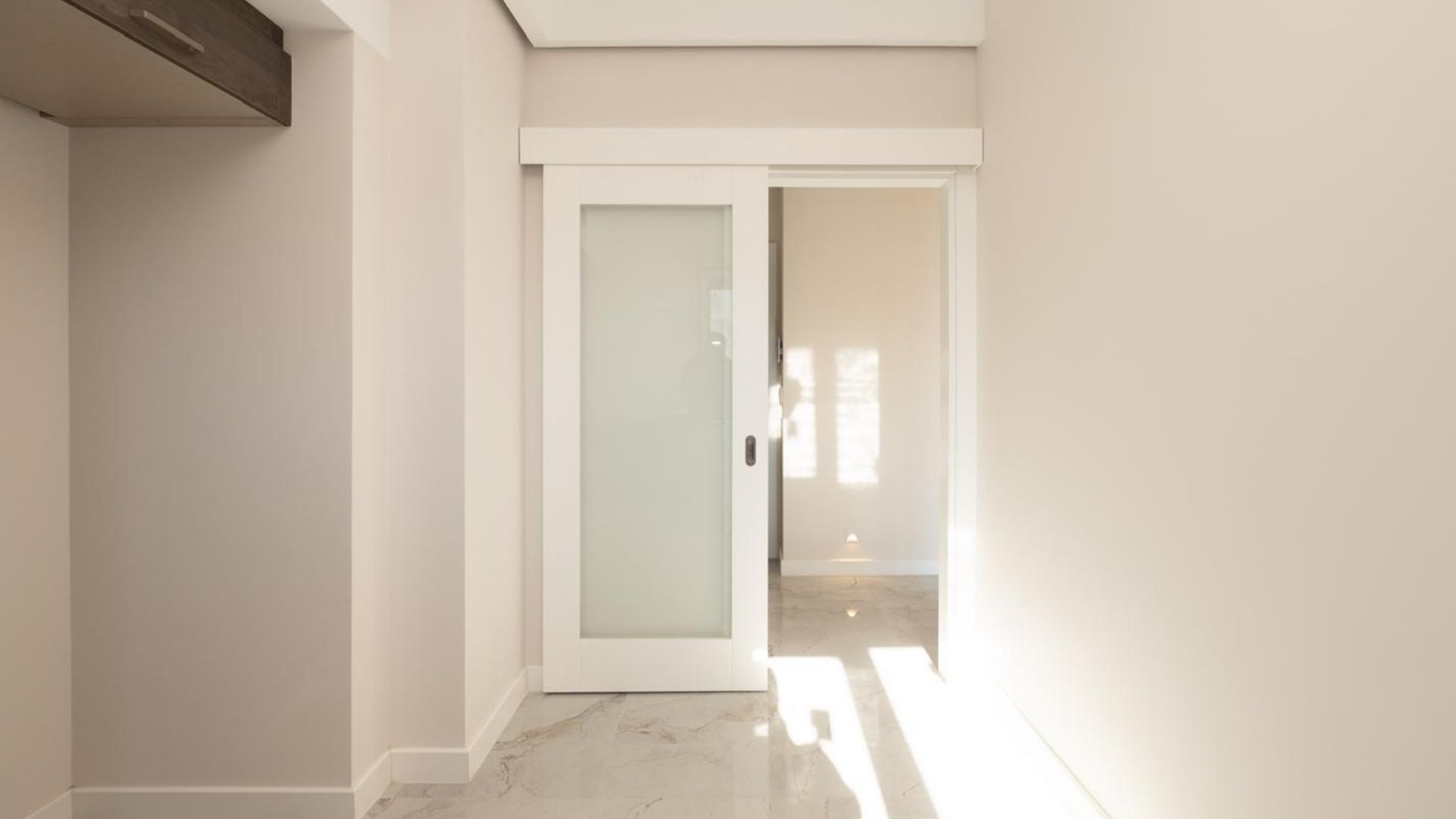 Caddenin_Kalbi_Saskinbakkal_Sahilde_Balkonlu_Ultra_Lux_Sifir_2+1 (22)