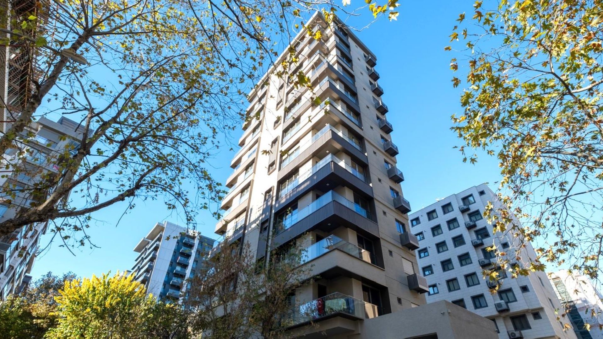 Caddenin_Kalbi_Saskinbakkal_Sahilde_Balkonlu_Ultra_Lux_Sifir_2+1 (3)