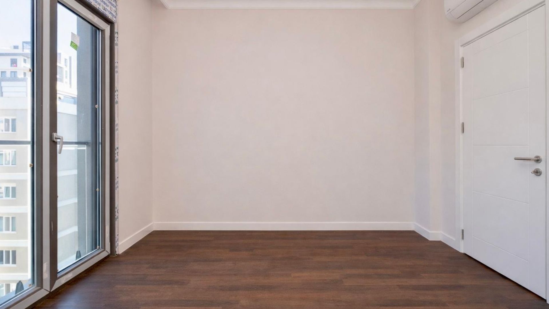 Caddenin_Kalbi_Saskinbakkal_Sahilde_Balkonlu_Ultra_Lux_Sifir_2+1 (30)