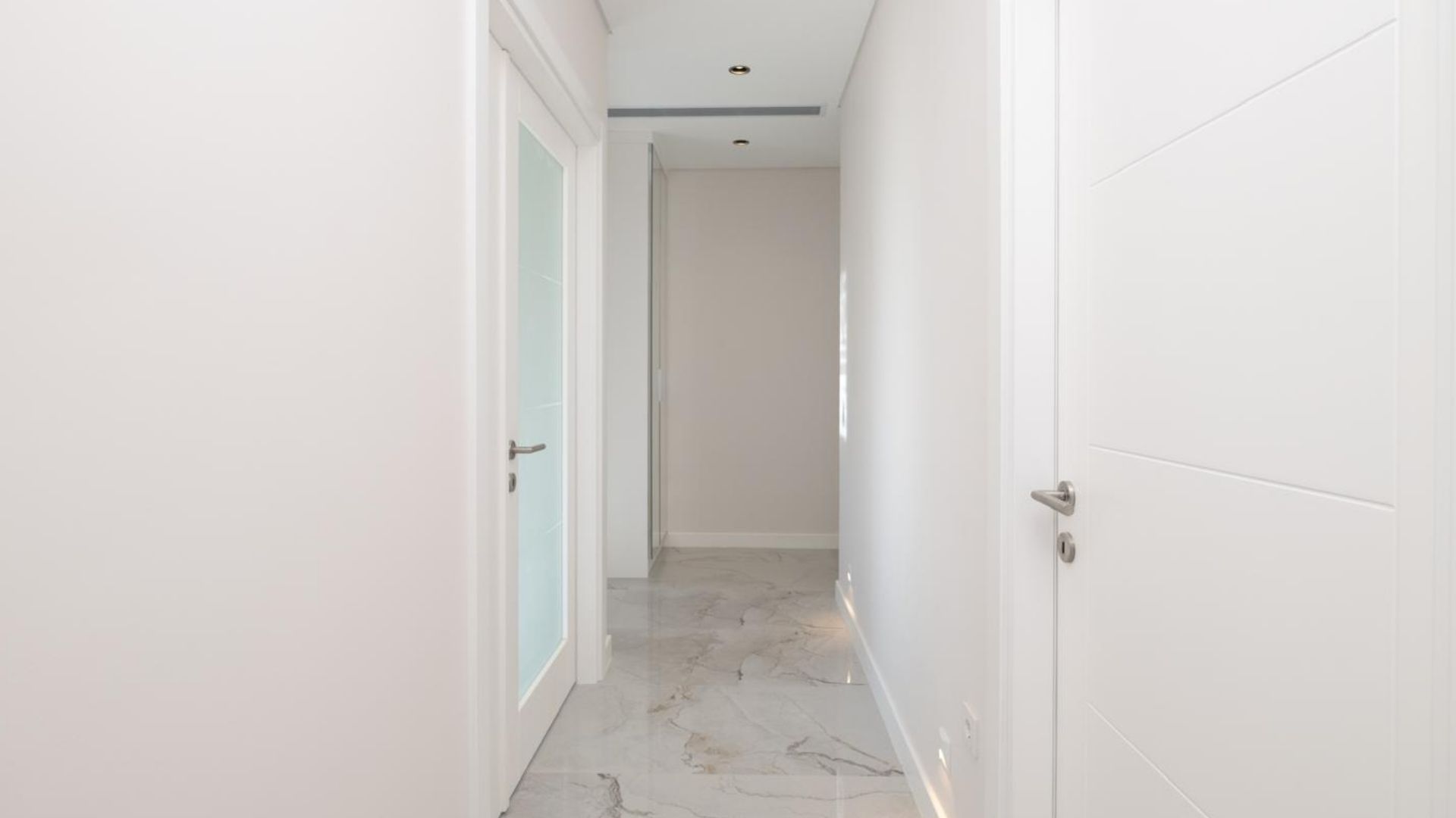 Caddenin_Kalbi_Saskinbakkal_Sahilde_Balkonlu_Ultra_Lux_Sifir_2+1 (37)