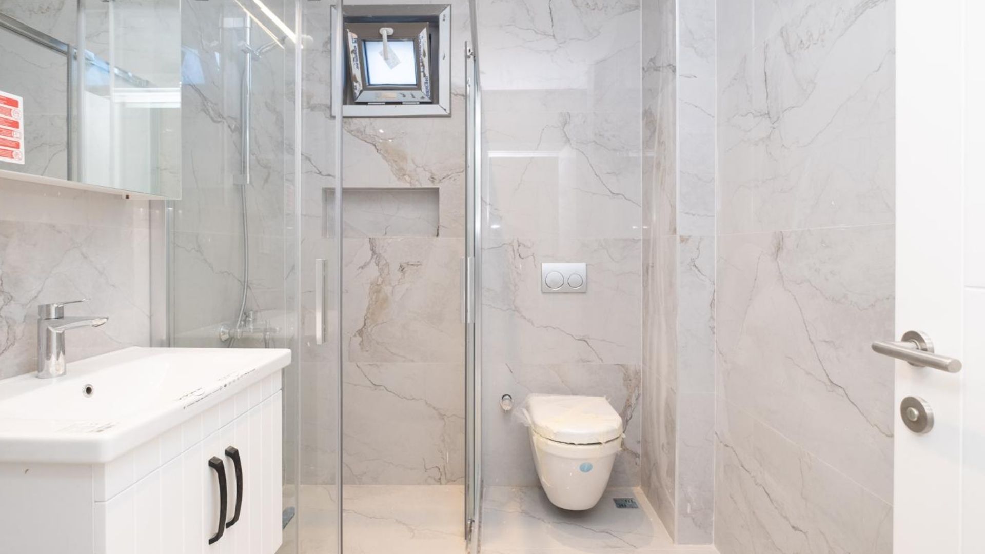 Caddenin_Kalbi_Saskinbakkal_Sahilde_Balkonlu_Ultra_Lux_Sifir_2+1 (38)