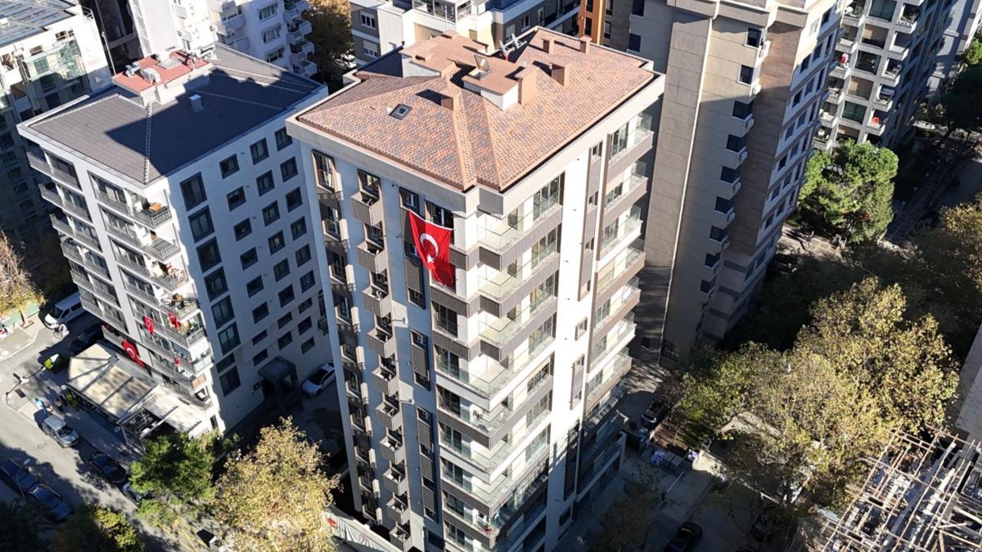 Caddenin_Kalbi_Saskinbakkal_Sahilde_Balkonlu_Ultra_Lux_Sifir_2+1 (7)