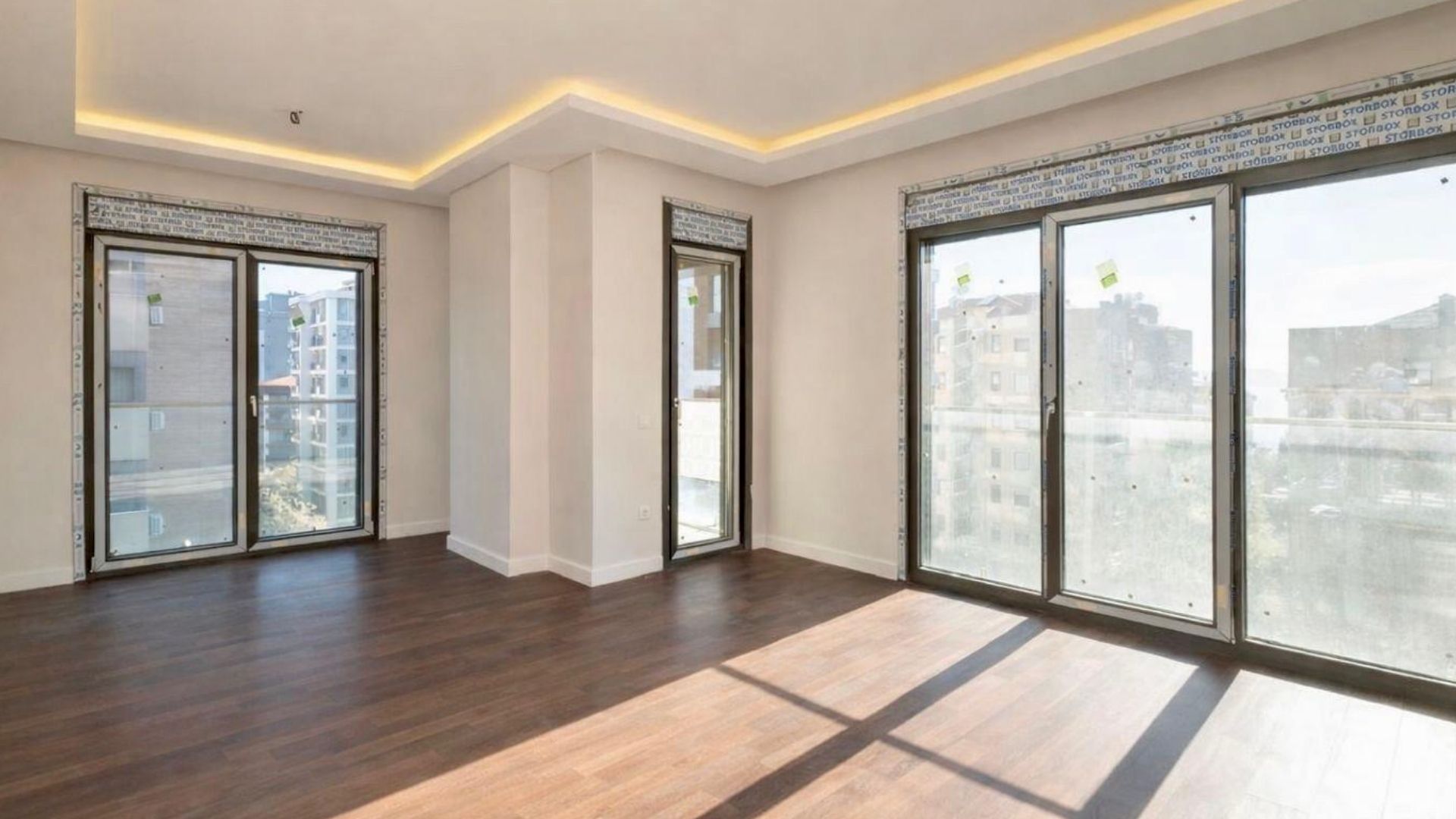 Caddenin_Kalbi_Saskinbakkal_Sahilde_Balkonlu_Ultra_Lux_Sifir_2+1 (9)