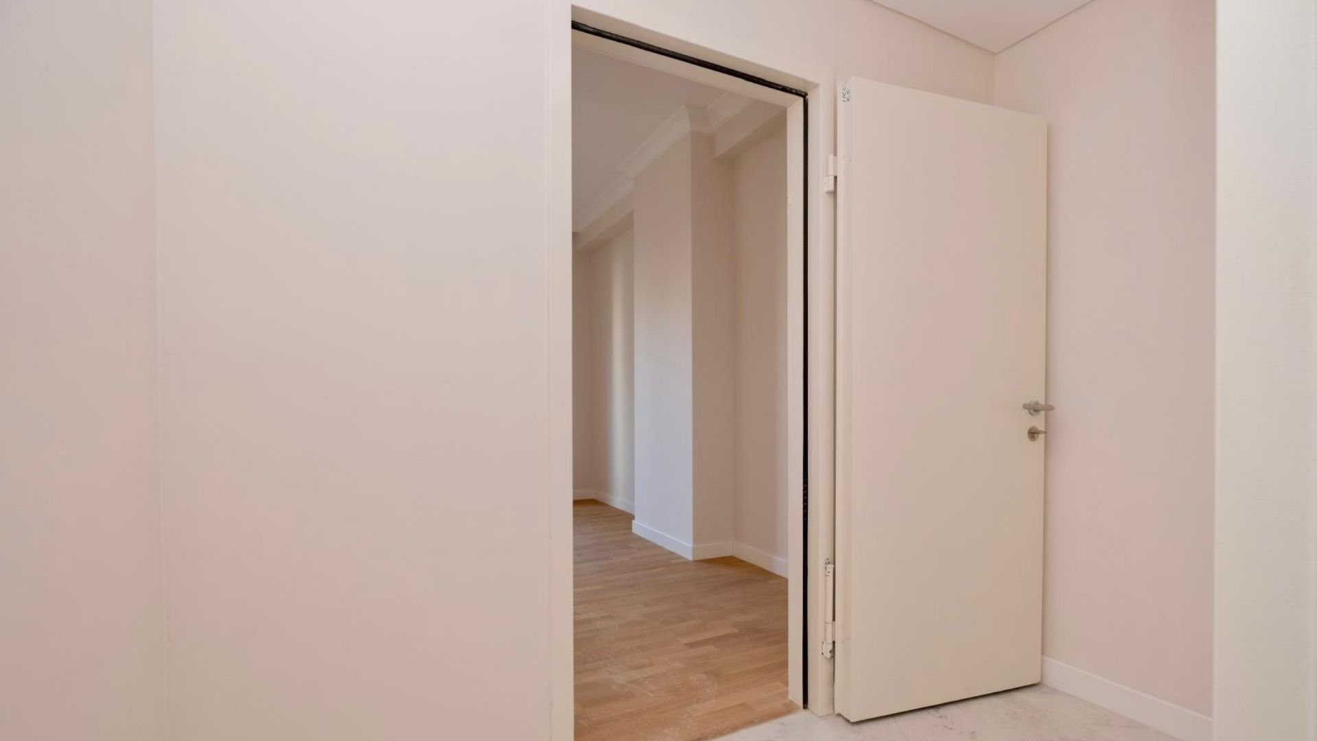 Saskinbakkal_Sahilde_77m2_Net_Balkonlu_Sifir_2+1_Kose_Daire (26)