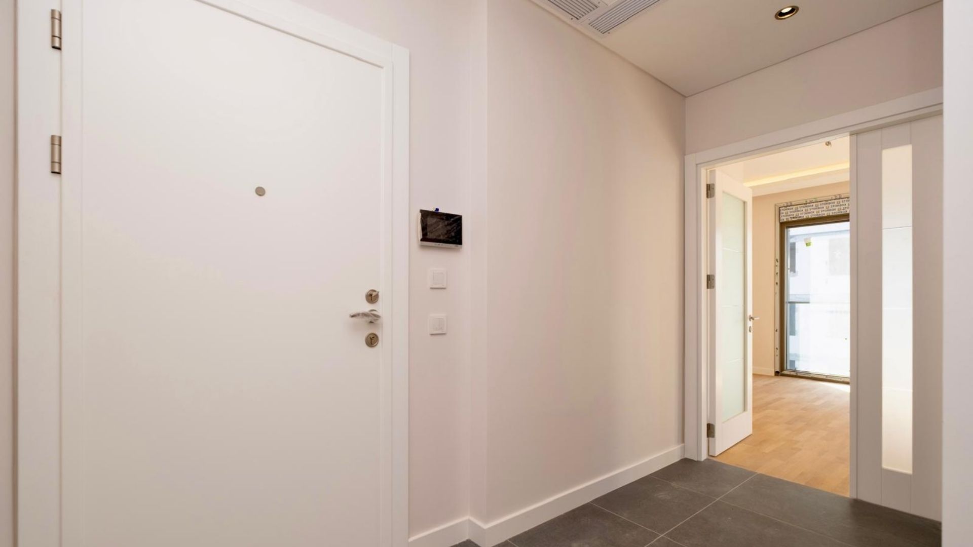 Saskinbakkal_Sahilde_77m2_Net_Balkonlu_Sifir_2+1_Kose_Daire (32)