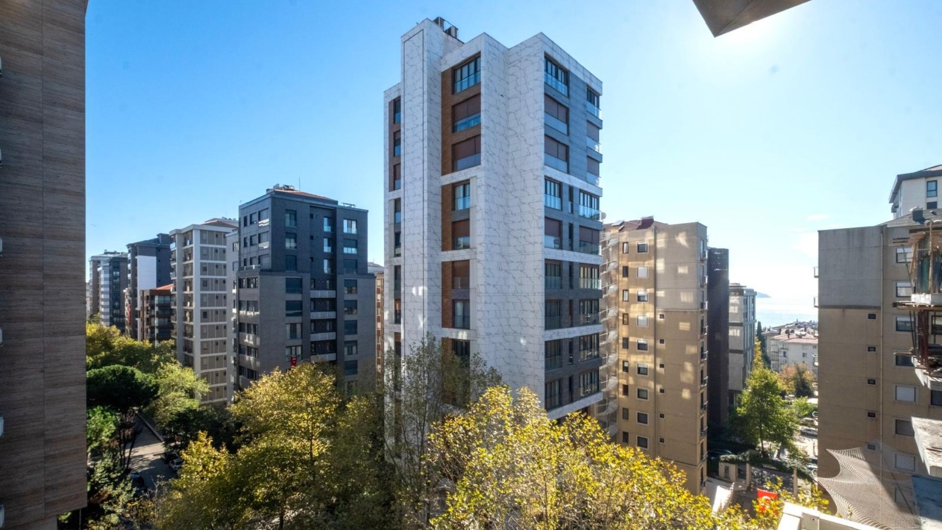 Saskinbakkal_Sahilde_Balkonlu_Ultra_Lux_Sifir_2+1 (16)