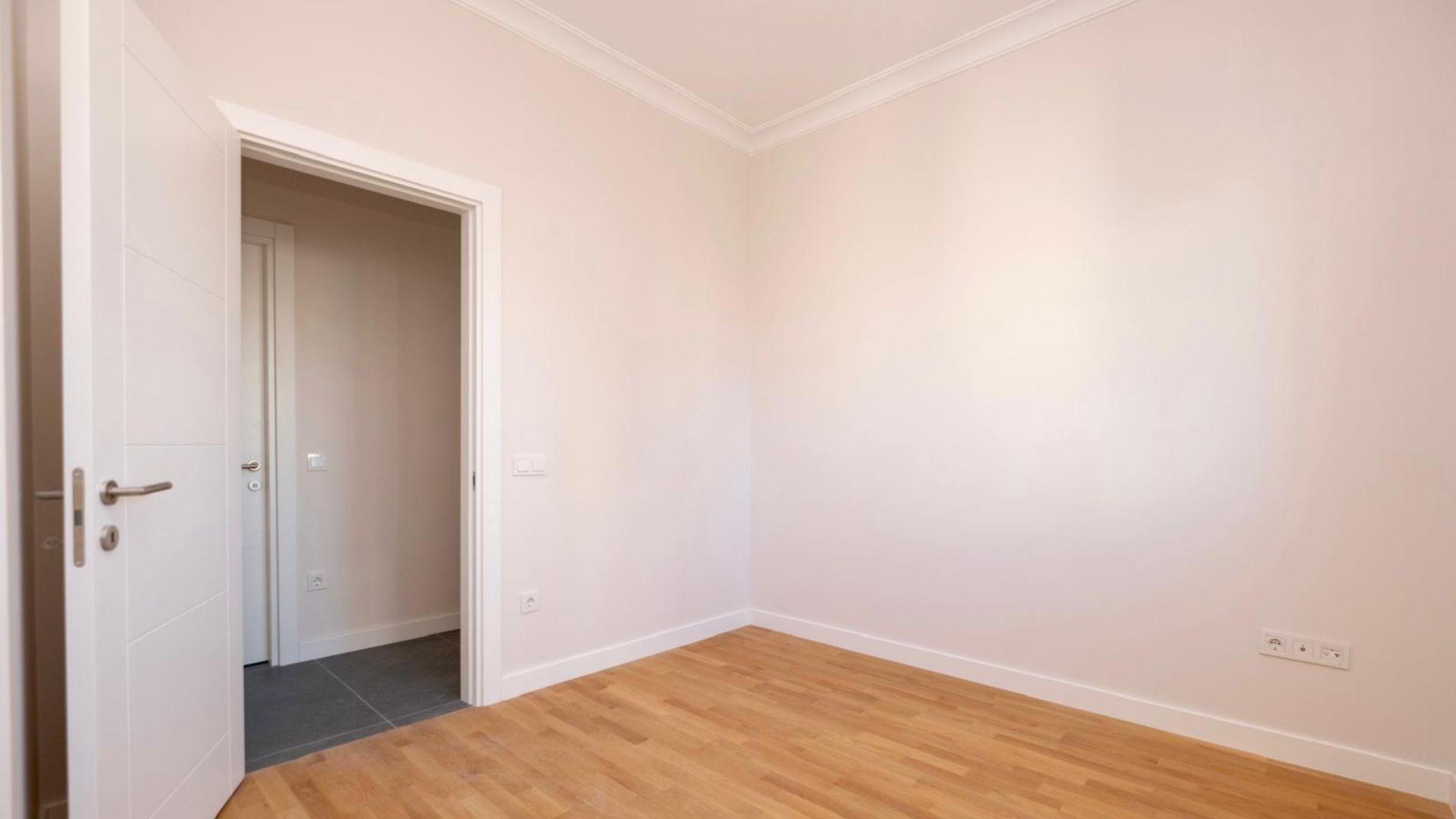 Saskinbakkal_Sahilde_Balkonlu_Ultra_Lux_Sifir_2+1 (24)