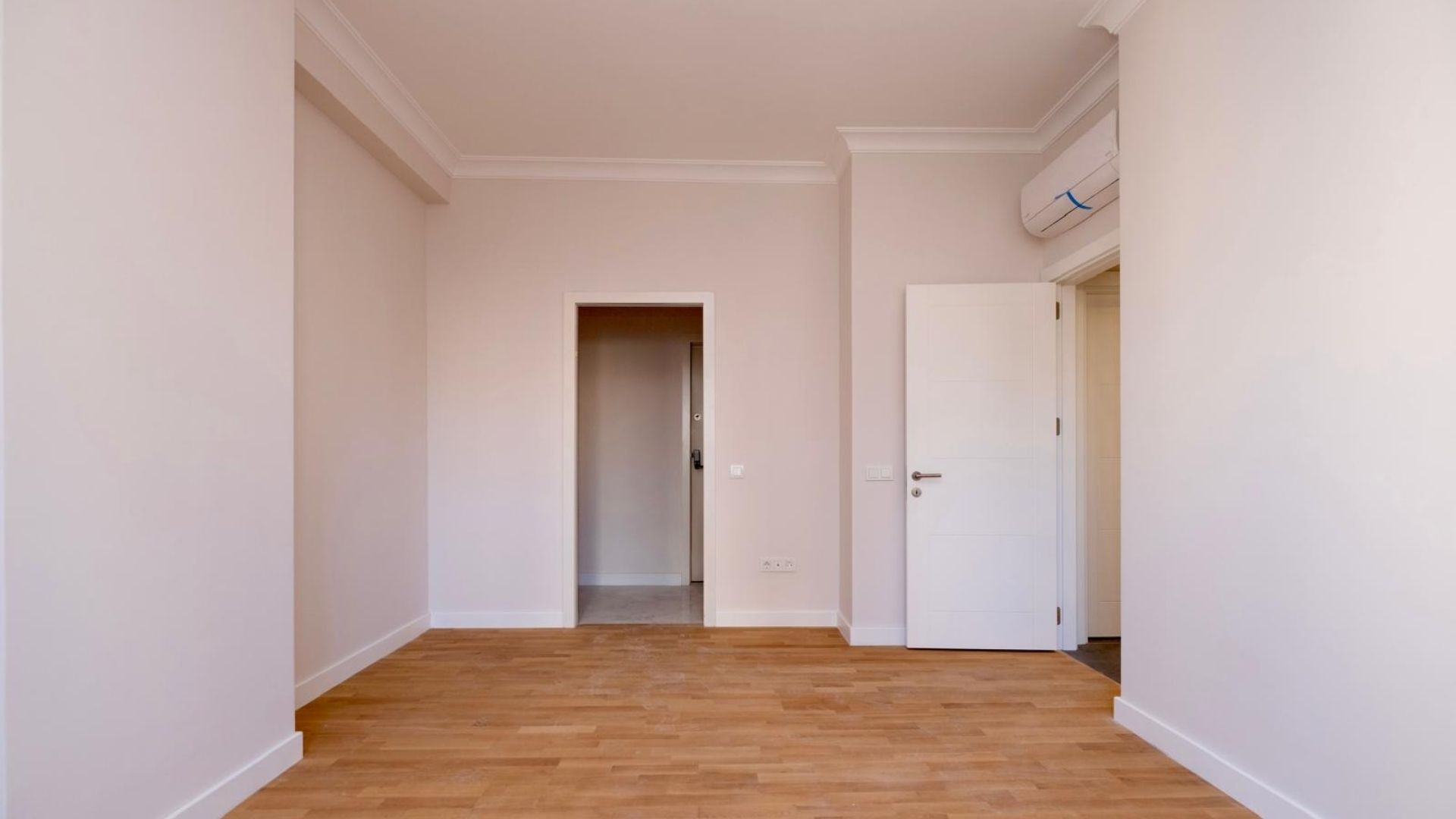 Saskinbakkal_Sahilde_Balkonlu_Ultra_Lux_Sifir_2+1 (27)