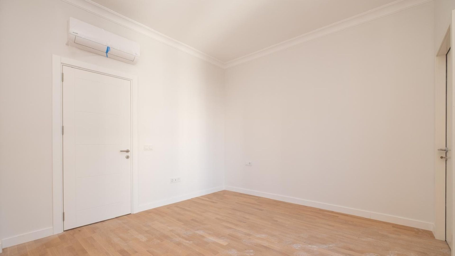 Saskinbakkal_Sahilde_Balkonlu_Ultra_Lux_Sifir_2+1 (28)