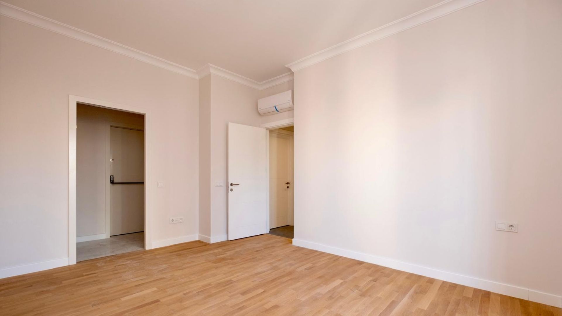 Saskinbakkal_Sahilde_Balkonlu_Ultra_Lux_Sifir_2+1 (29)