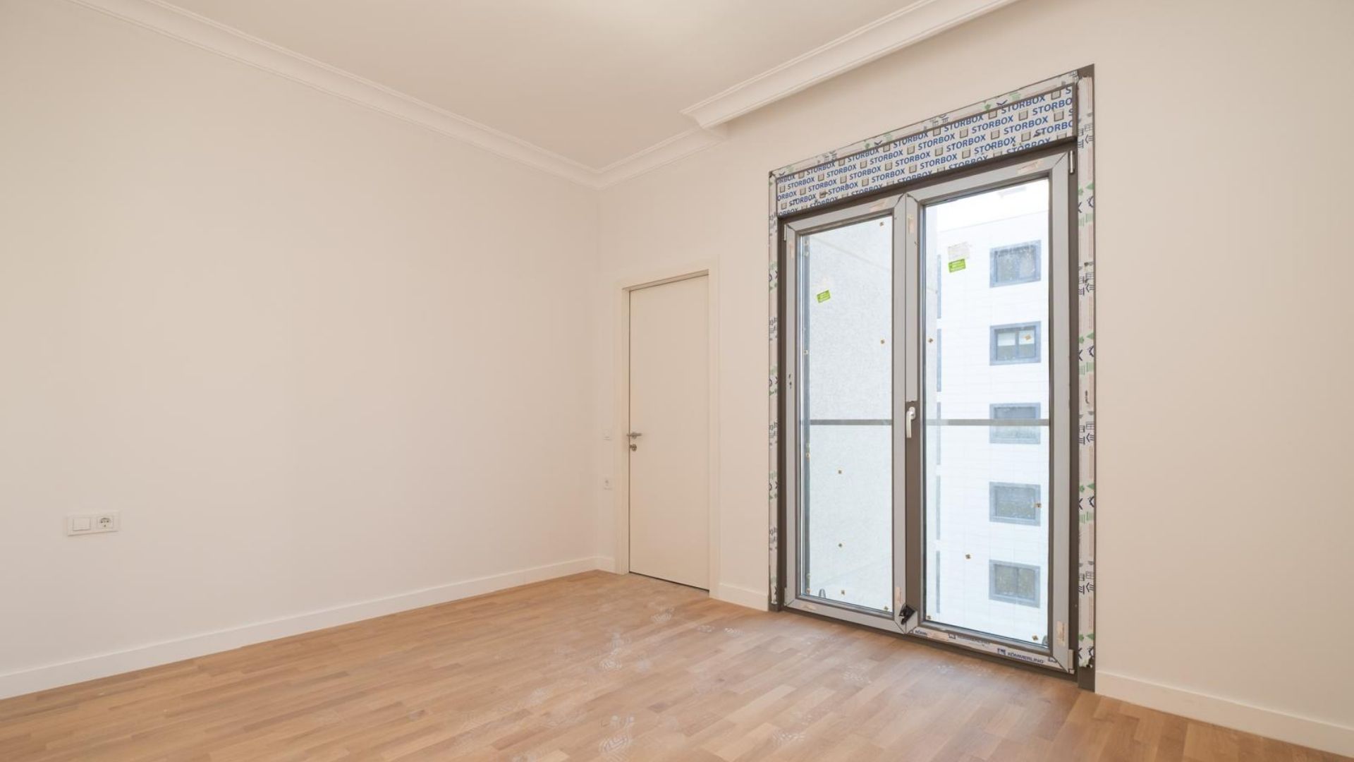 Saskinbakkal_Sahilde_Balkonlu_Ultra_Lux_Sifir_2+1 (30)