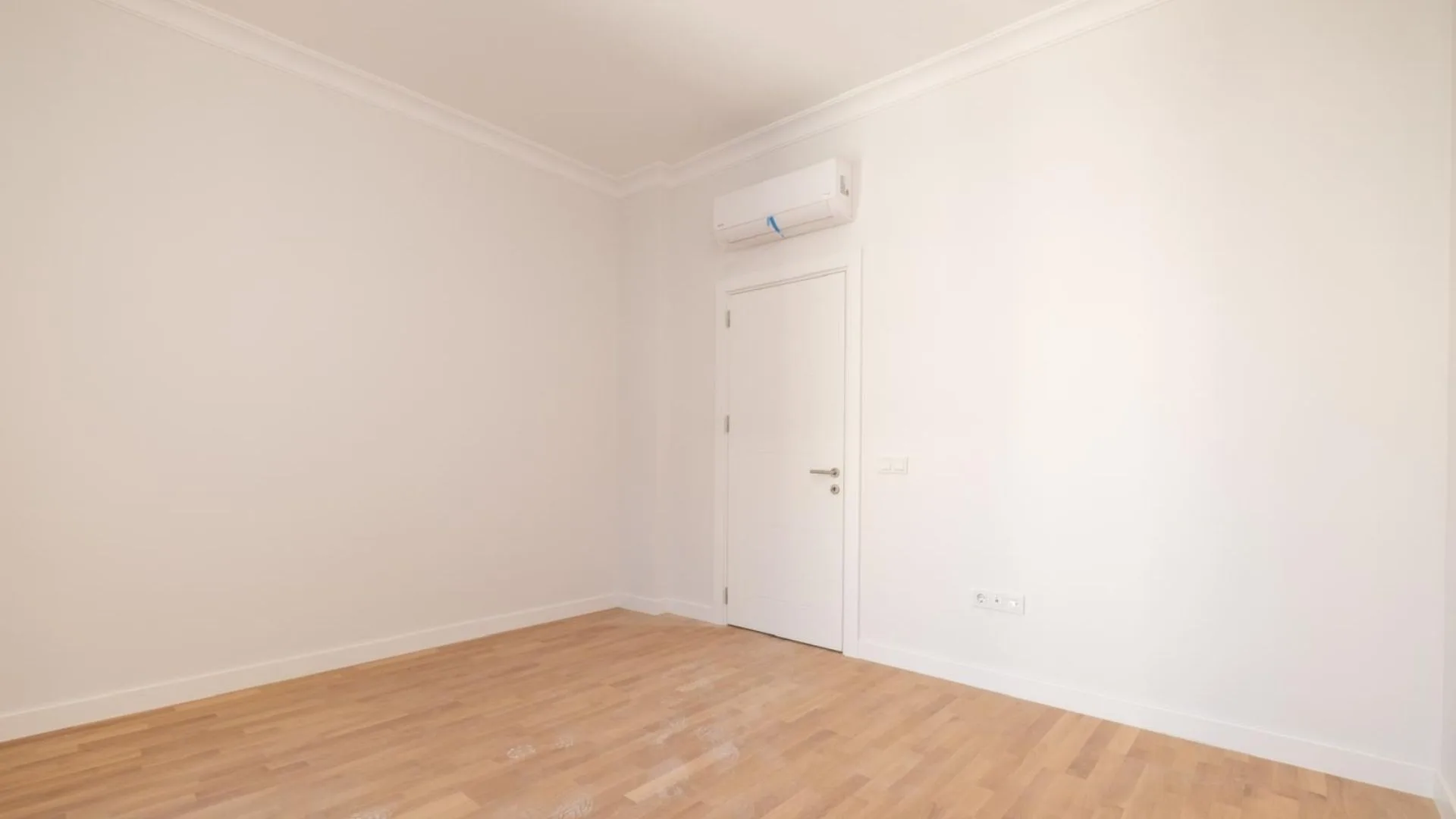 Saskinbakkal_Sahilde_Balkonlu_Ultra_Lux_Sifir_2+1 (31) Saskinbakkal_Sahilde_Balkonlu_Ultra_Lux_Sifir_2+1 (31)