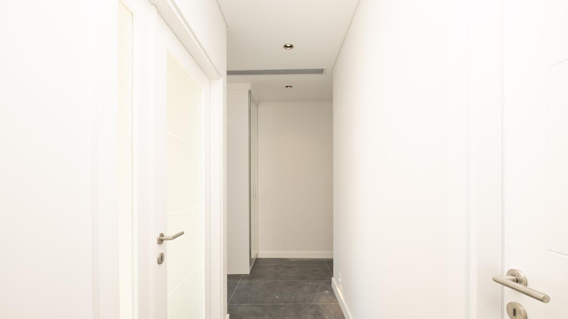 Saskinbakkal_Sahilde_Balkonlu_Ultra_Lux_Sifir_2+1 (36)